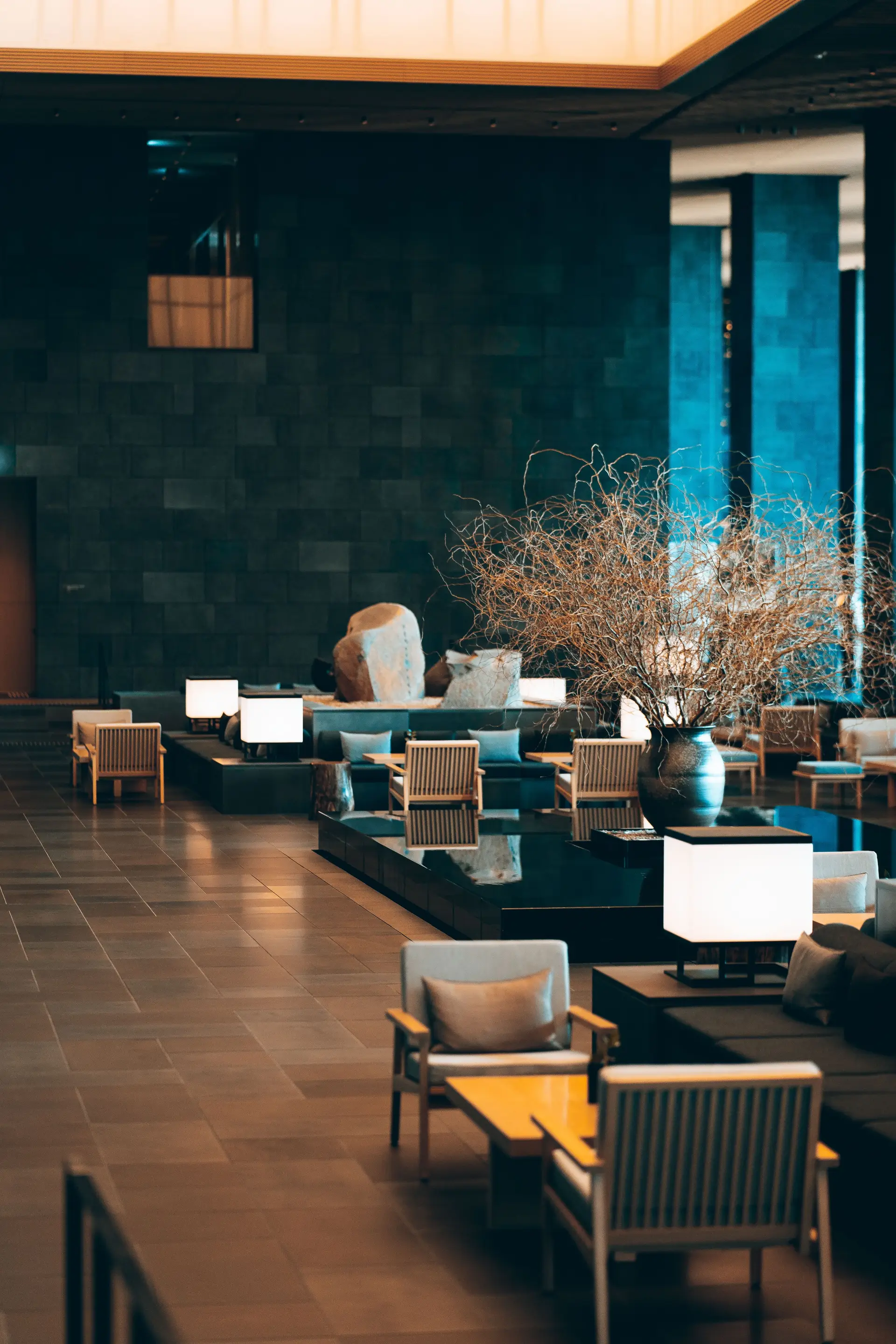 Aerona Hotelsuites tyylikäs aula