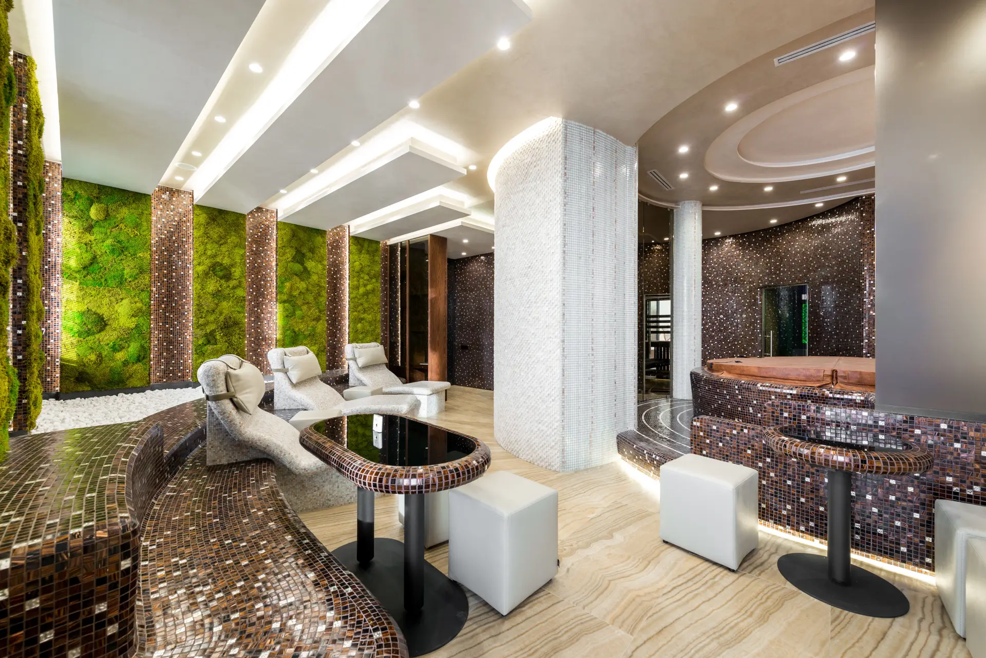 Aerona Hotelsuites ylellinen spa ja rentoutumisalue