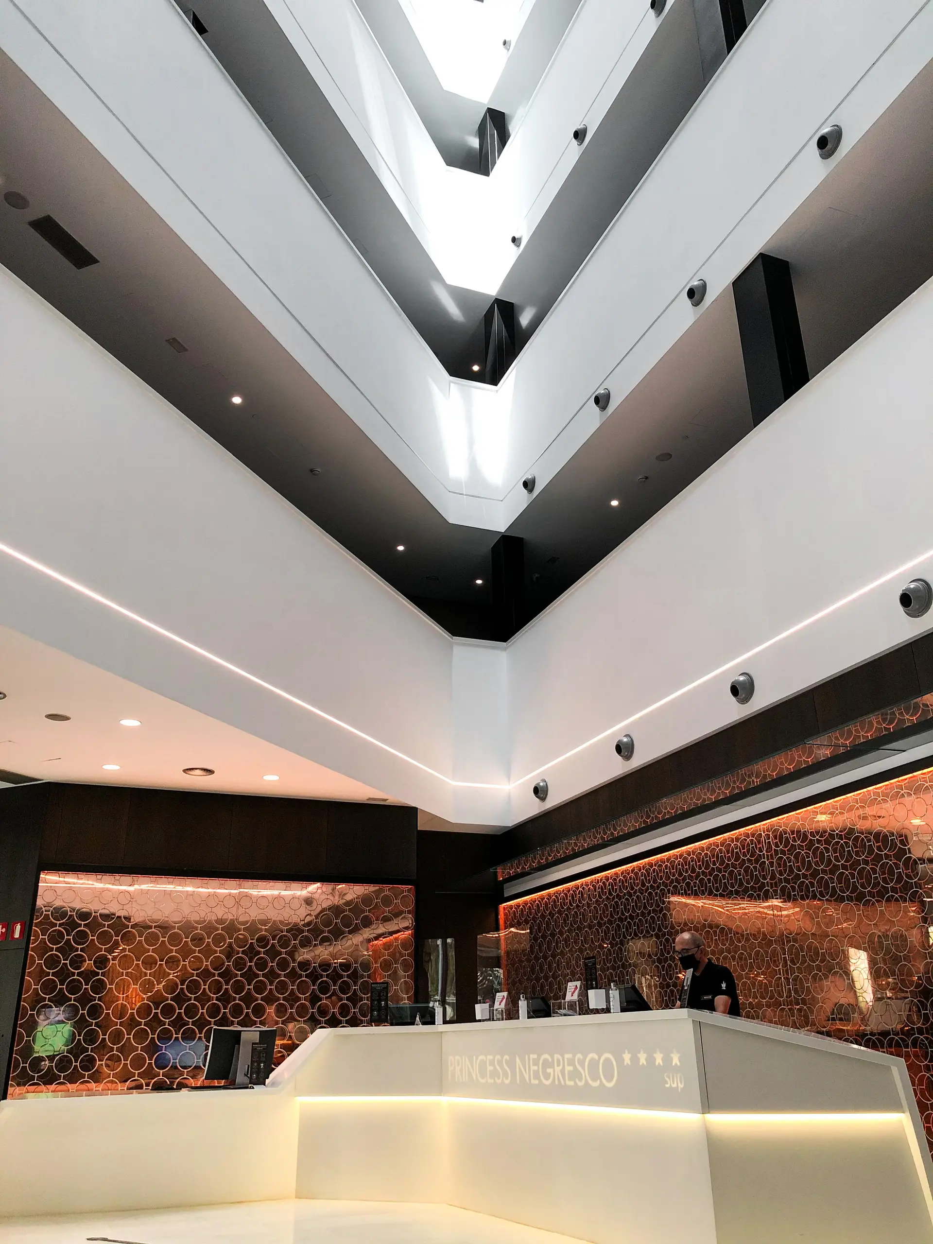 Aerona Hotelsuites ylellinen aula